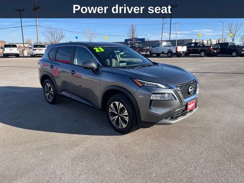 Used 2023 Nissan Rogue SV image 9