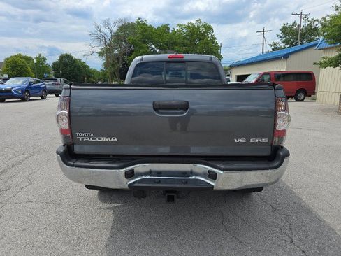 Used 2014 Toyota Tacoma 4x4 Double Cab w/ SR5 Package image 7