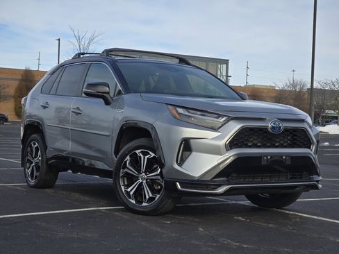 Used 2022 Toyota RAV4 XSE image 2