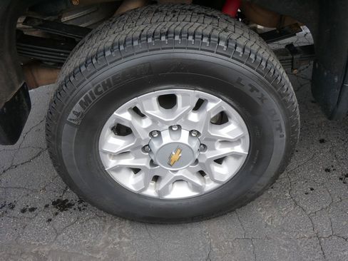 Used 2021 Chevrolet Silverado 3500 LTZ w/ LTZ Premium Package image 8