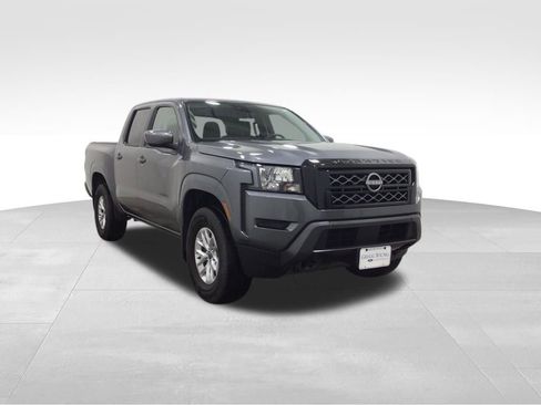 Used 2024 Nissan Frontier SV image 5