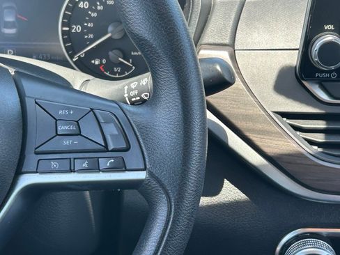 Used 2024 Nissan Altima 2.5 SV FWD image 23