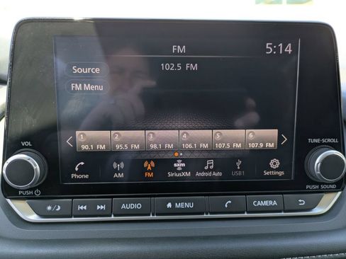 Used 2025 Nissan Rogue SV FWD image 24