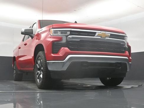Used 2022 Chevrolet Silverado 1500 LT AWD/4WD image 50