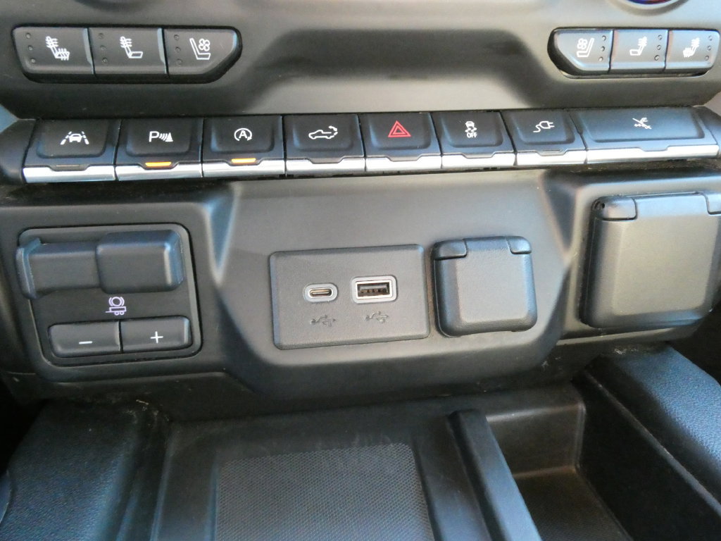 Used 2021 Chevrolet Silverado 1500 High Country w/ Technology Package AWD/4WD image 30