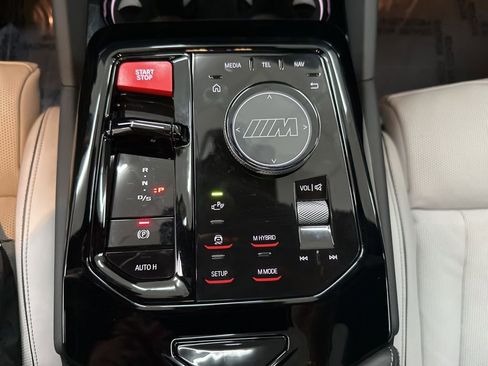 Used 2026 BMW M5 w/ Executive Package image 18