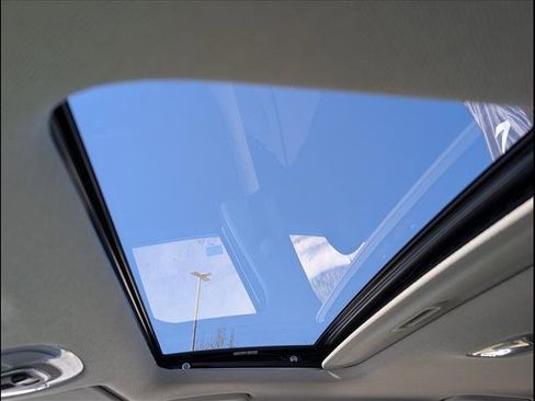 Used 2024 Hyundai Elantra SEL w/ Convenience Package image 13