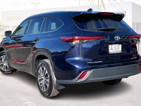 Used 2023 Toyota Highlander XLE image 34