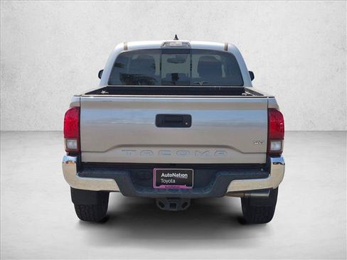Used 2020 Toyota Tacoma SR5 RWD image 6