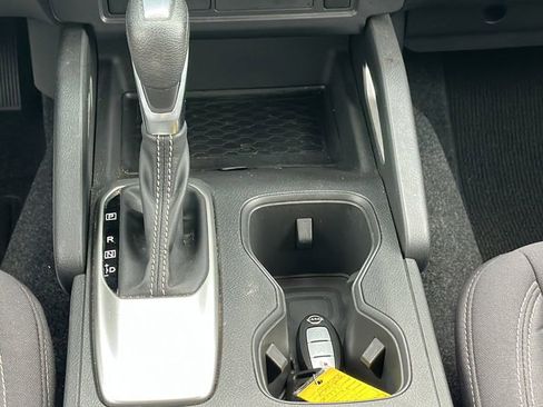 Used 2022 Nissan Frontier SV w/ Graphics Package image 19