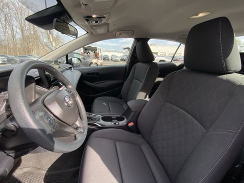 Used 2025 Toyota Corolla LE image 20
