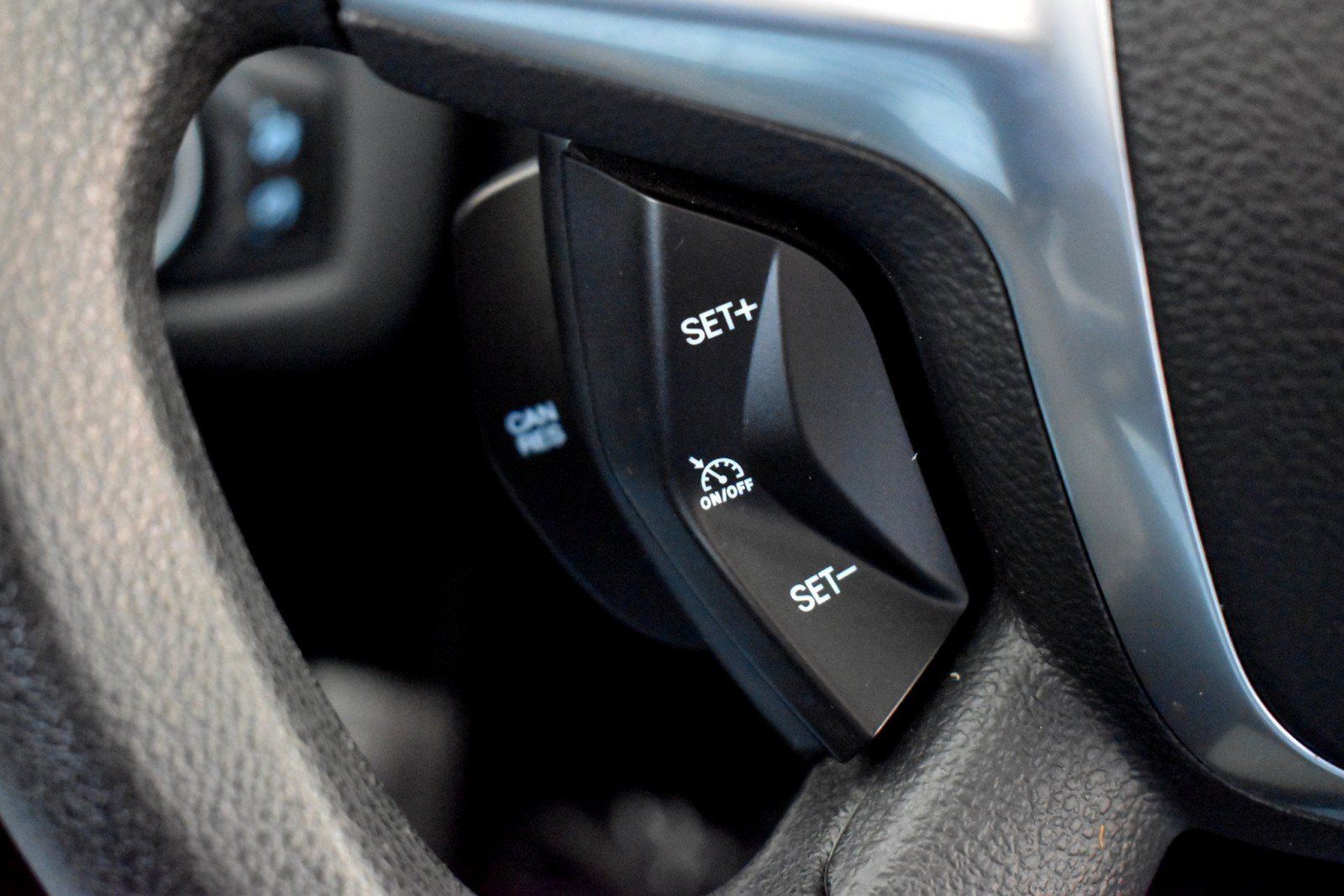 Used 2015 Ford Escape SE FWD image 15