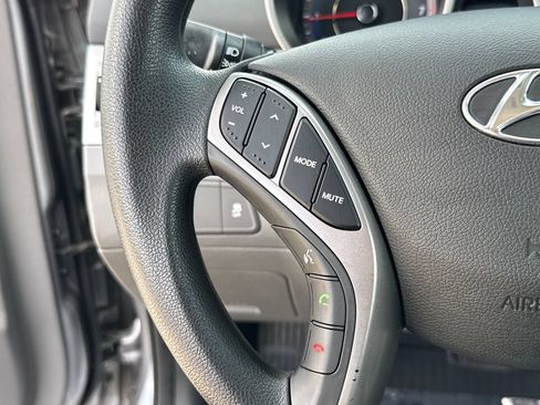 Used 2013 Hyundai Elantra FWD image 15