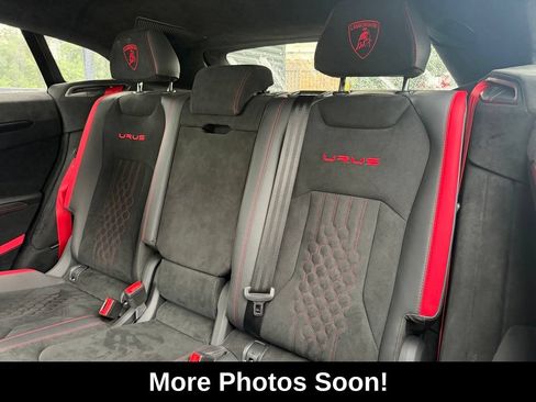 Used 2024 Lamborghini Urus Performante AWD/4WD image 7