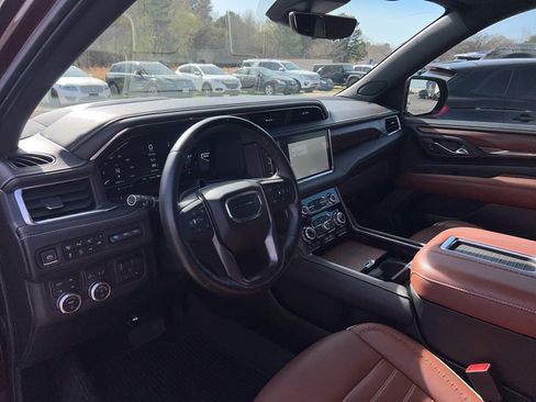 Used 2023 GMC Yukon Denali Ultimate image 13