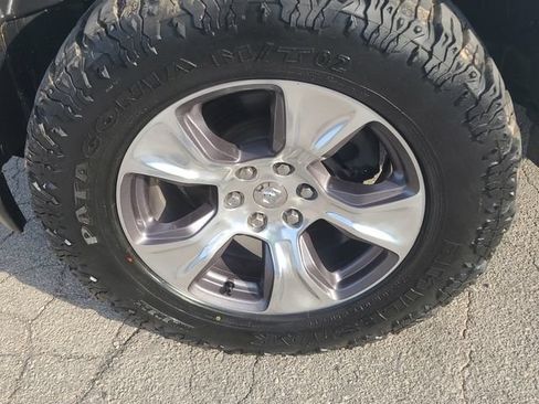 Used 2020 RAM 1500 Laramie w/ Off Road Group AWD/4WD image 3