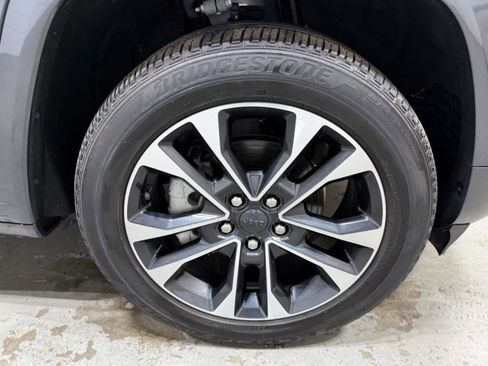 Used 2022 Jeep Grand Cherokee Overland image 6