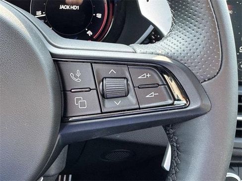 New 2025 Alfa Romeo Giulia Base image 19