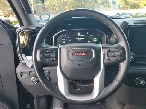 Used 2024 GMC Sierra 1500 SLT image 17