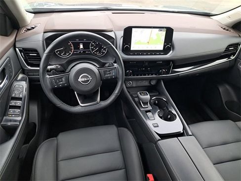 Used 2023 Nissan Rogue SL w/ SL Premium Package image 12