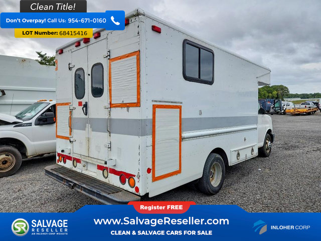 Used 2007 GMC Savana 3500 RWD image 4