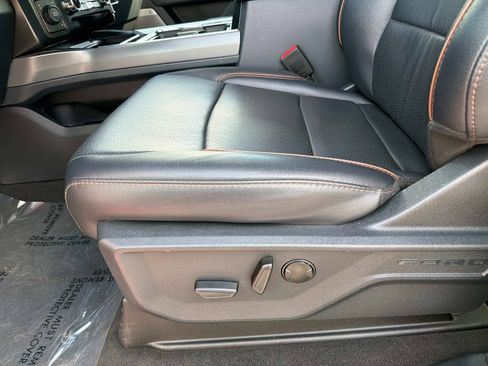 Used 2025 Ford F450 Lariat image 40