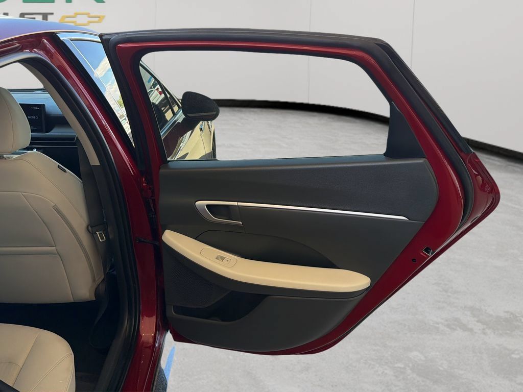 Used 2025 Hyundai Sonata SEL FWD image 42