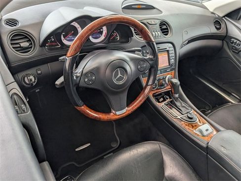 Used 2011 Mercedes-Benz SL 550 image 7