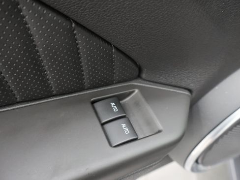 Used 2011 Ford Mustang Shelby GT500 RWD image 38