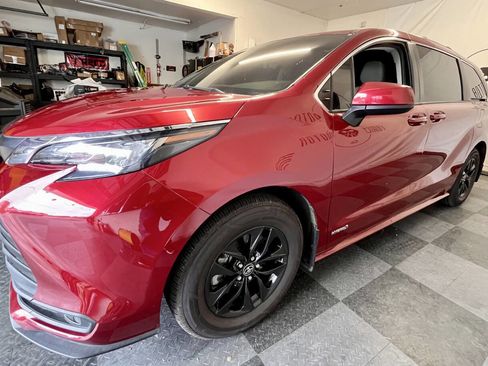 Used 2021 Toyota Sienna LE FWD image 8