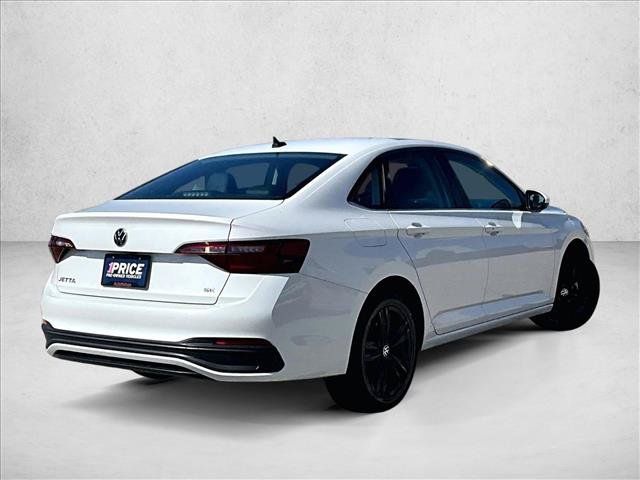 Used 2023 Volkswagen Jetta SE FWD image 2