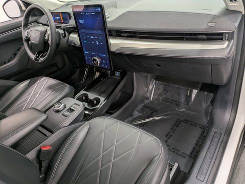 Used 2022 Ford Mustang Mach-E Select image 29