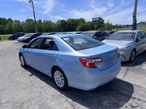 Used 2013 Toyota Camry LE FWD image 3