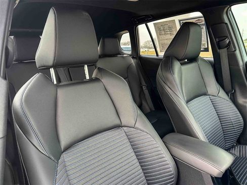 Used 2024 Toyota Corolla Cross XSE image 23