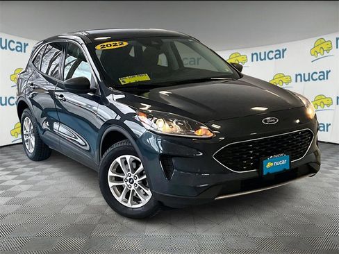 Used 2022 Ford Escape SE w/ Cold Weather Package image 1