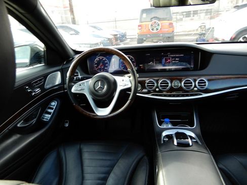 Used 2019 Mercedes-Benz S 560 4MATIC Sedan image 20
