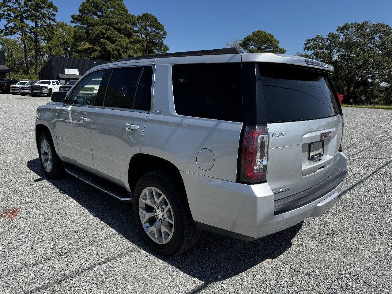 Used 2017 GMC Yukon SLT w/ Open Road Package AWD/4WD image 9