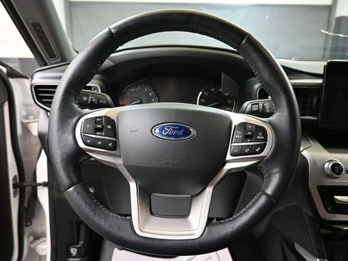 Used 2021 Ford Explorer XLT w/ Equipment Group 202A RWD image 23