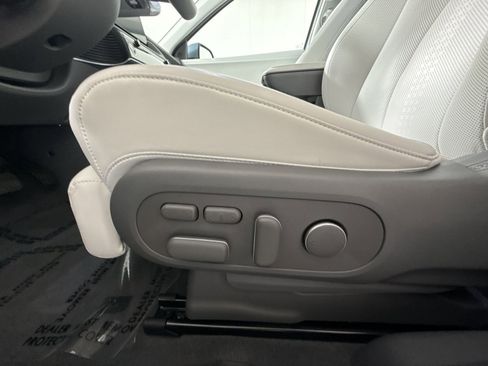 Used 2025 Hyundai Ioniq 5 Limited image 14