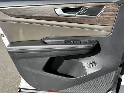 Used 2024 Volkswagen Atlas SEL image 23