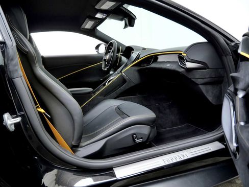 Certified 2024 Ferrari Roma image 13