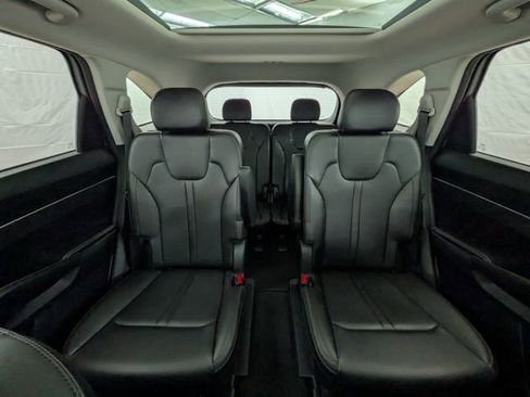 Used 2023 Kia Sorento EX w/ Panoramic Sunroof Package image 19