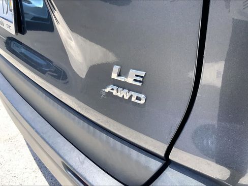 Used 2020 Toyota RAV4 LE AWD/4WD image 7