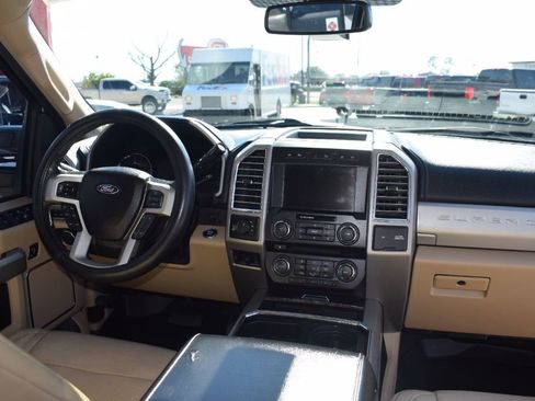 Used 2017 Ford F250 Lariat w/ Lariat Ultimate Package image 16