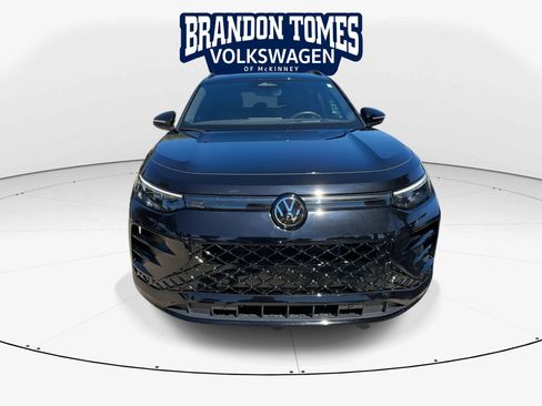 Used 2026 Volkswagen Tiguan SE R-Line FWD image 3
