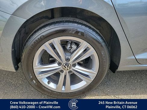 Certified 2024 Volkswagen Jetta SE FWD image 19