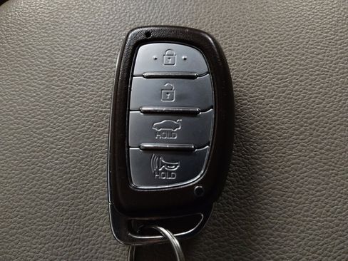 Used 2020 Hyundai Elantra Value Edition FWD image 32