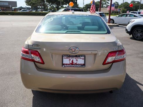 Used 2011 Toyota Camry LE w/ LE Extra-Value Pkg FWD image 4
