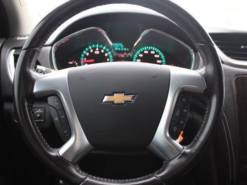 Used 2017 Chevrolet Traverse LT w/ Style and Technology Package image 27