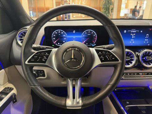 Certified 2025 Mercedes-Benz GLB 250 image 8